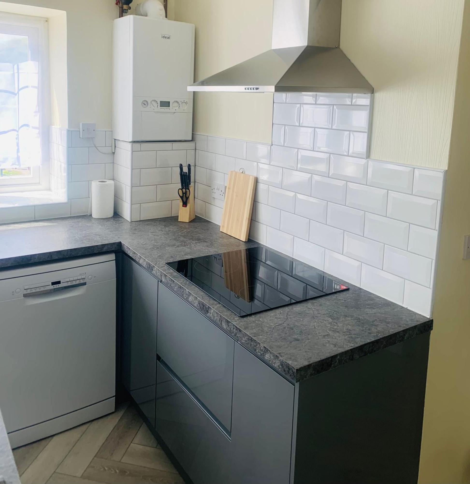 Newly Renovated, Modern 3 Bed Apartment ウォルマーズリー エクステリア 写真
